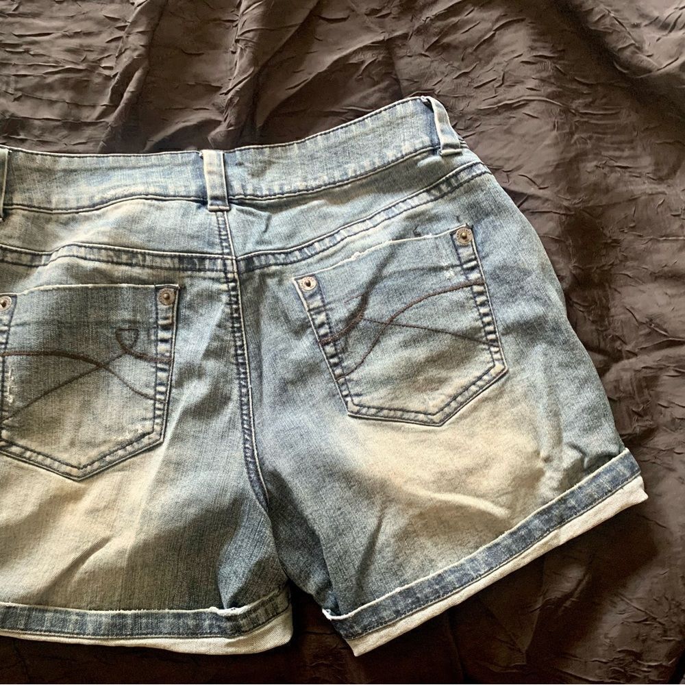 DKNY Jean shorts  - Picture 6 of 7